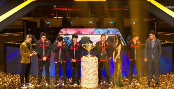 JD Gaming 战胜 Team WE ， Invictus Gaming 在 LPL Split 2 2025 中战胜 ThunderTalk Gaming
