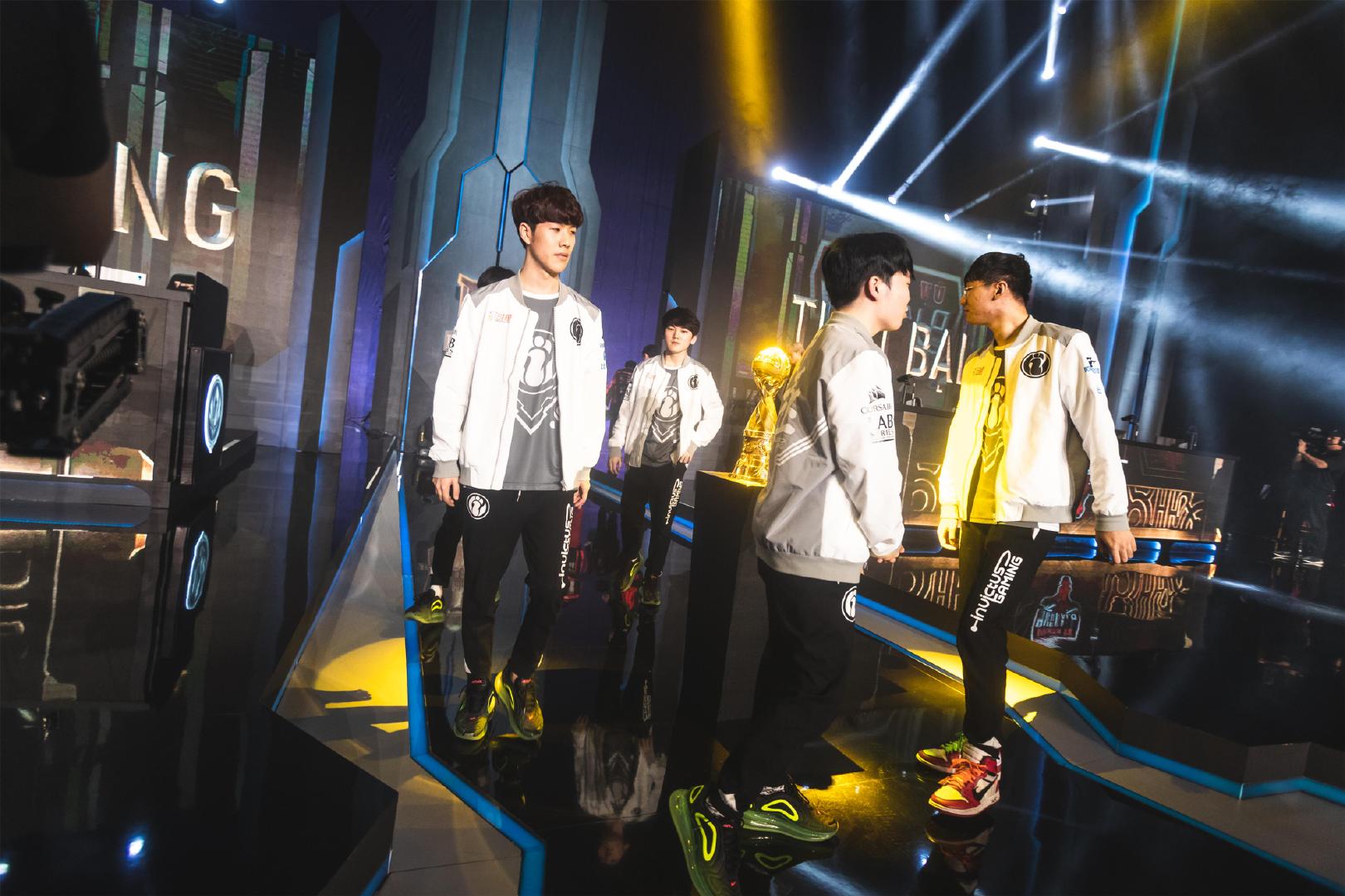 【前瞻】2025LPL春季赛 IG vs V5，V5仅剩一线生机