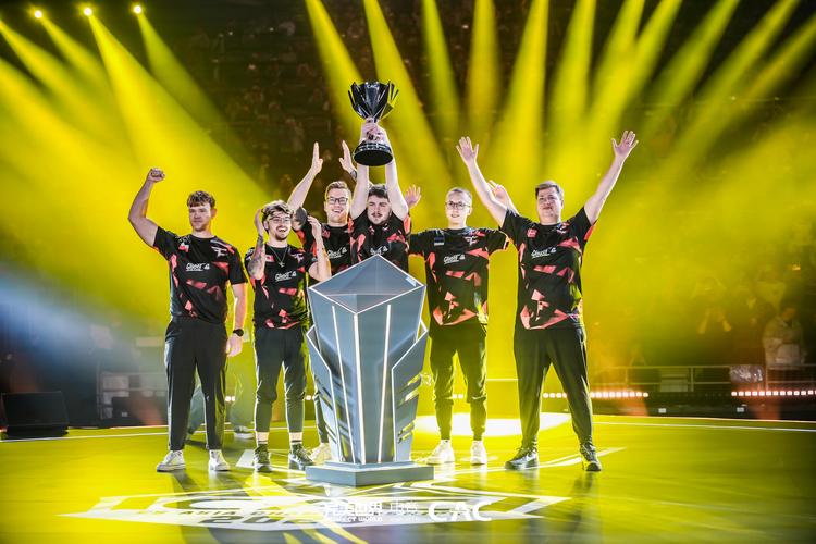 LCK焦点之战：T1 2比1击败DK